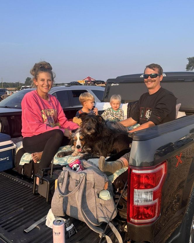 Zabierz psa do kina pod Chicago