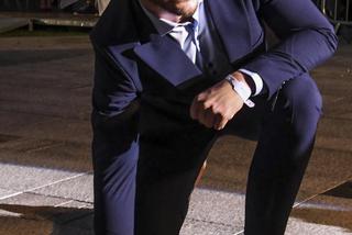 Festiwal gwiazd Międzyzdroje 2019. Mikołaj Roznerski odsłania swój odcisk dłoni w Alei Gwiazd