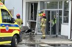 Auto wbiło się w budynek Instytutu Lotnictwa