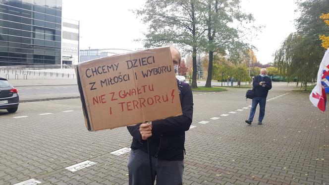 Bydgoszczy ruszyli na manifestację do Warszawy 