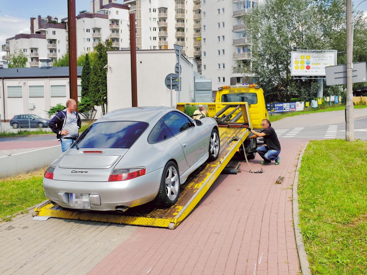 Żona zgubiła porsche męża