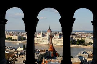 Widok na budynek Parlamentu w Budapeszczie 