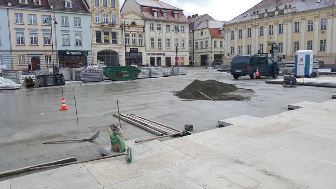 Stary Rynek w Bydgoszczy pięknieje w oczach. Zaglądamy na plac budowy! [ZDJĘCIA,