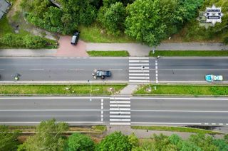 Potrącenie pieszego przez osobówkę