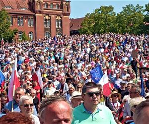 Manifestacja 4 czerwca na placu Solidarności w Szczecinie