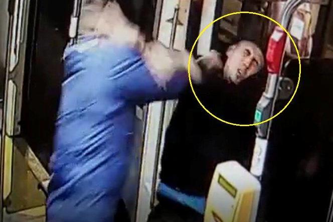 Kraków. Policja poszukuje sprawców przestępstwa znieważenia na tle rasowym. Opublikowano wizerunki