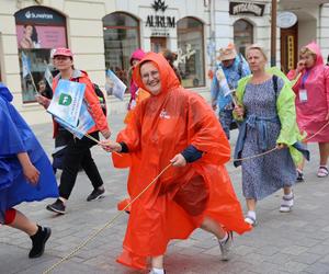 Lubelska Piesza Pielgrzymka na Jasną Górę 2024. Pątnikom deszcz niestraszny!