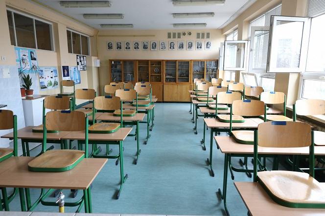 Minister edukacji podał, które klasy wrócą jako pierwsze do szkół! Co z maturzystami? 