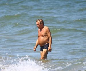 Jan Englert z żoną i ćorką w Juracie