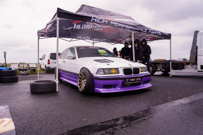 SkillZone Festiwal - motoryzacyjne emocje na lotnisku w Mielcu