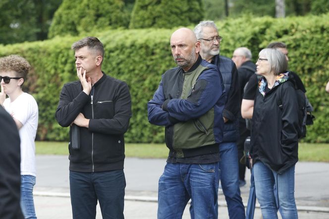 Pogrzeb Joanny Kołaczkowskiej. Tak pożegnali ją przyjaciele z kabaretu. Borek płakała jak uczennica