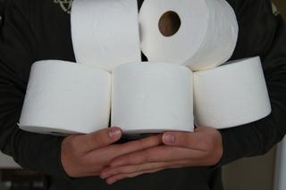 Papier toaletowy niszczy środowisko?! Szokujące wyniki badań 