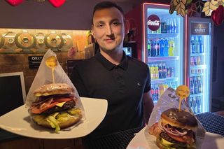 Wołowina, ser i... pączek! W tej pizzerii zjesz pączkoburgera. Klienci uwielbiają ten przysmak!