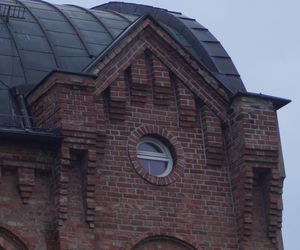 Zabytkowa fasada z XX wieku zachwyca białostoczan. Dzisiaj mieści się tam słynna instytucja