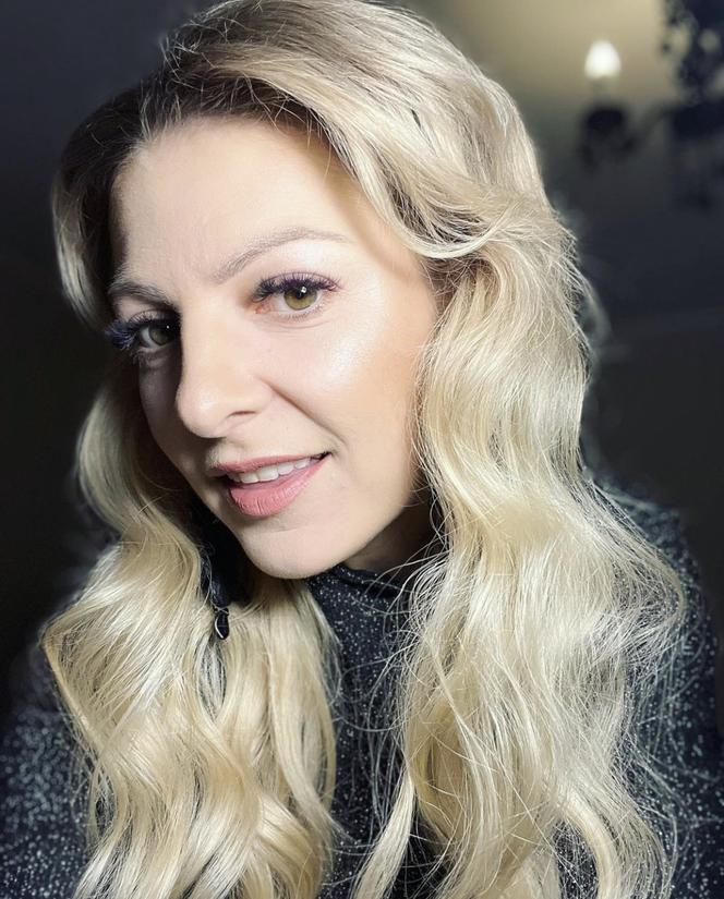 Magda Narożna ma nową fryzurę. Wokalistka zespołu Pięlni i Młodzi olsniła fanów metamorfozą