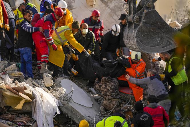 Akcja ratunkowa po trzęsieniu ziemi w Turcji  Syrii