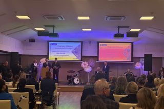 Ułatwiają funkcjonowanie osobom z niepełnosprawnościami. Znamy laureatów konkursu Kraków bez barier. 