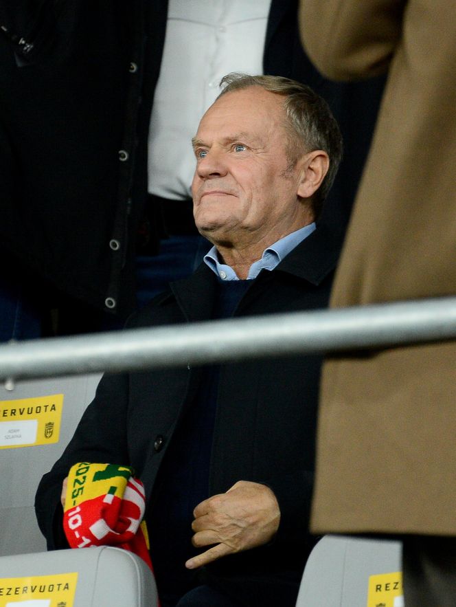 Donald Tusk przyleciał na mecz Litwa - Polska