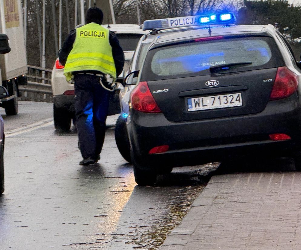  Śmiertelny wypadek na wiadukcie w Grodzisku Mazowieckim. Kierowca zasłabł za kierownicą