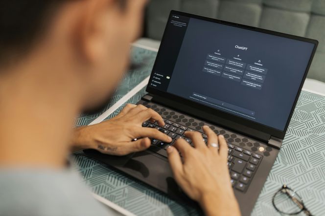 Polacy masowo porzucają koszyki w sklepach internetowych. Jest jeden powód