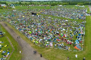 Ewakuacja na Polach Lednickich. Burza przerwała spotkanie młodych 