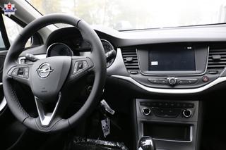 Lubelska policja w radiowozach Opel Astra Sports Tourer 1.6 Turbo