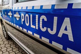 Chotów. Wypadek z udziałem busa i osobówki. Trwa akcja służb