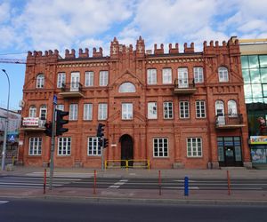 To najpiękniejsza kamienica w Białymstoku. Ceglana fasada z XIX wieku błyszczy do dziś