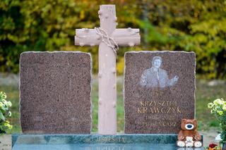 Grób Krzysztofa Krawczyka jest notorycznie okradany. Wdowa apeluje do złodziei