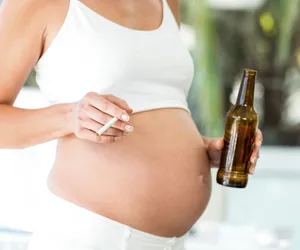 Skandaliczne zachowanie ciężarnej kobiety w Lesznie! Kasjerka ratowała ją przed samą sobą