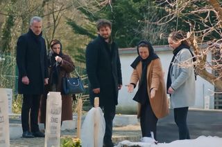 Miłość i nadzieja. Matka Elif obwina Kuzeya na cmentarzu 