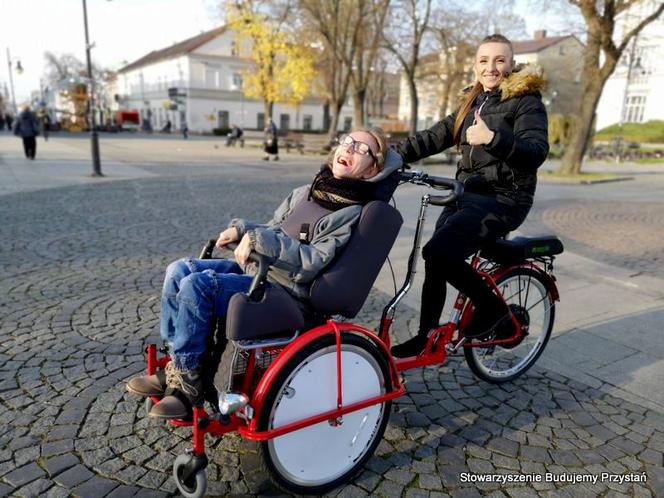 Rikszą po Radomiu! Tak niepełnosprawne dzieci spełniają marzenia! 