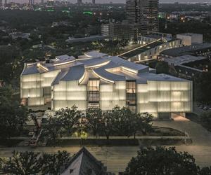 Kinder Building przy Museum of Fine Arts w Houston