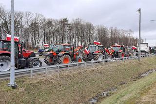 Rolnicy z woj. lubelskiego blokują drogi w regionie. Na protestującymi czuwa policja 