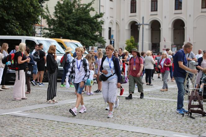 Pątnicy ruszyli na szlak! Z Lublina wyruszyła Lubelska Piesza Pielgrzymka na Jasną Górę 2023