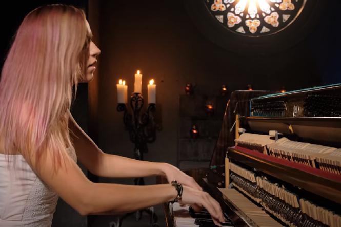 Rosyjska pianistka zagrała 'November Rain'. Przeróbka podbija sieć [WIDEO]