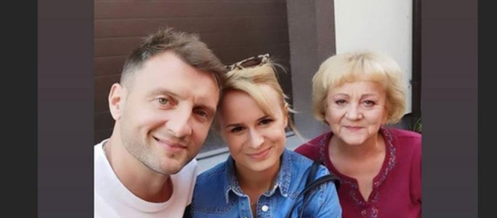 M jak miłość po wakacjach 2020. Bartek (Arkadiusz Smoleński), Sonia (Barbara Wypych), Kisielowa (Małgorzata Różniatowska)