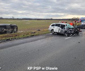 Jechał prawidłowo, zginął po zderzeniu z BMW. Widok rozbitych pojazdów przeraża