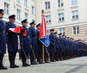 Wielkopolska policja. Uroczyste ślubowanie nowych policjantek i policjantów w Poznaniu