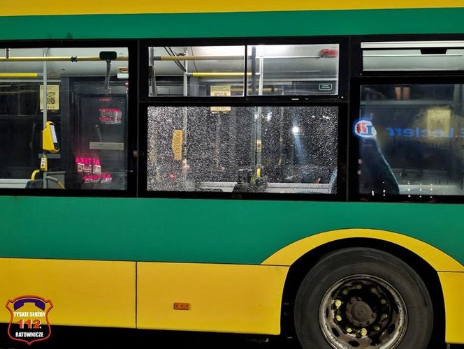 Ktoś strzelił do jadącego autobusu w Tychach. Policja prosi o pomoc w jego odnalezieniu