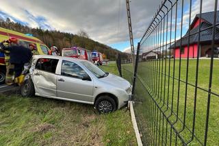 Barcice. Skoda zderzyła się z pociągiem. Kierowca osobówki miał ogromne szczęście