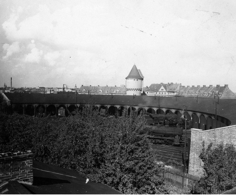 Dworzec kolejowy w Piotrkowie Trybunalskim. Miejsce kryje długą i wyjątkową historię