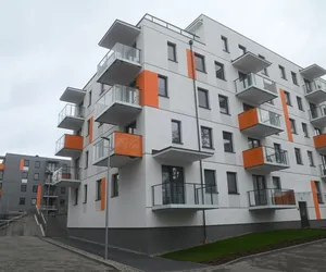 Bydgoszczanie dostali klucze do nowych mieszkań BTBS na Bartodziejach