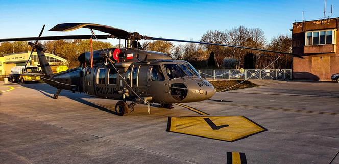 Pożar Biebrzańskiego Parku Narodowego. Akcję wspiera policyjne Black Hawk