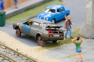 Zdjęcie z misiem z Krupówek możesz zrobić również w Kolejkowie. Zobacz nowe elementy wystawy