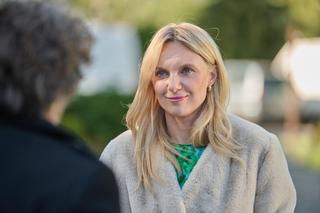 Na Wspólnej, odc. 3831: Monika (Sylwia Gliwa), Aleksander (Łukasz Musiał)