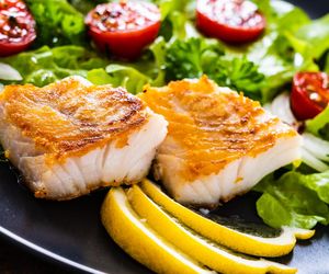 Tania ryba z Biedronki robi furorę! Jedzą ją fit dziewczyny i chudną w oczach