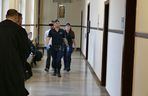 Chciał żywcem spalić żonę. Sekundy dzieliły ją od śmierci. Spędzi w więzieniu długie lata