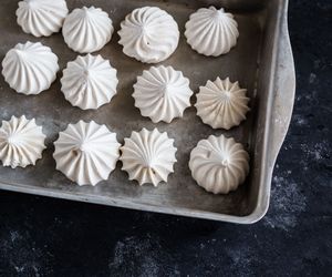 Jak zrobić bezy? Dobry przepis krok po kroku