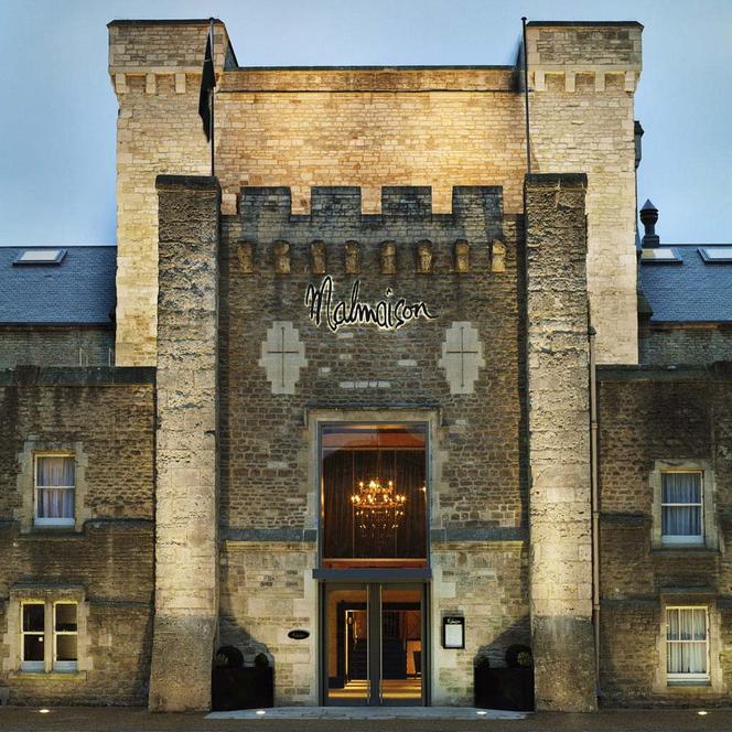  Hotele na świecie; w średniowiecznym zamku powstał Malmaison Hotel. Fot. www.malmaison.com